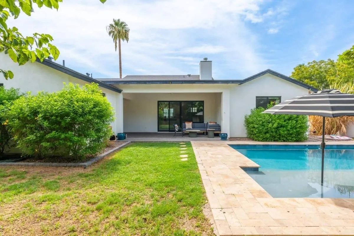 Luxurious Villa With Private Pool - Sleeps 14 Phoenix